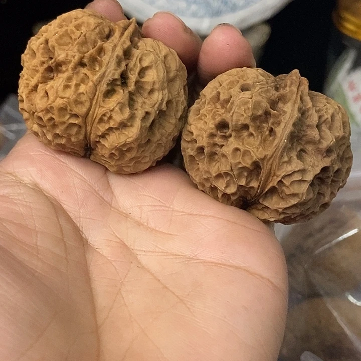 文玩核桃把件云南铁核桃基地62