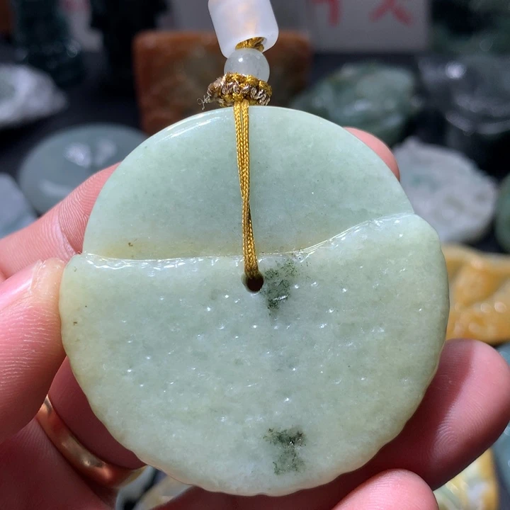 翡翠未镶嵌颈饰保真天然a货翡翠