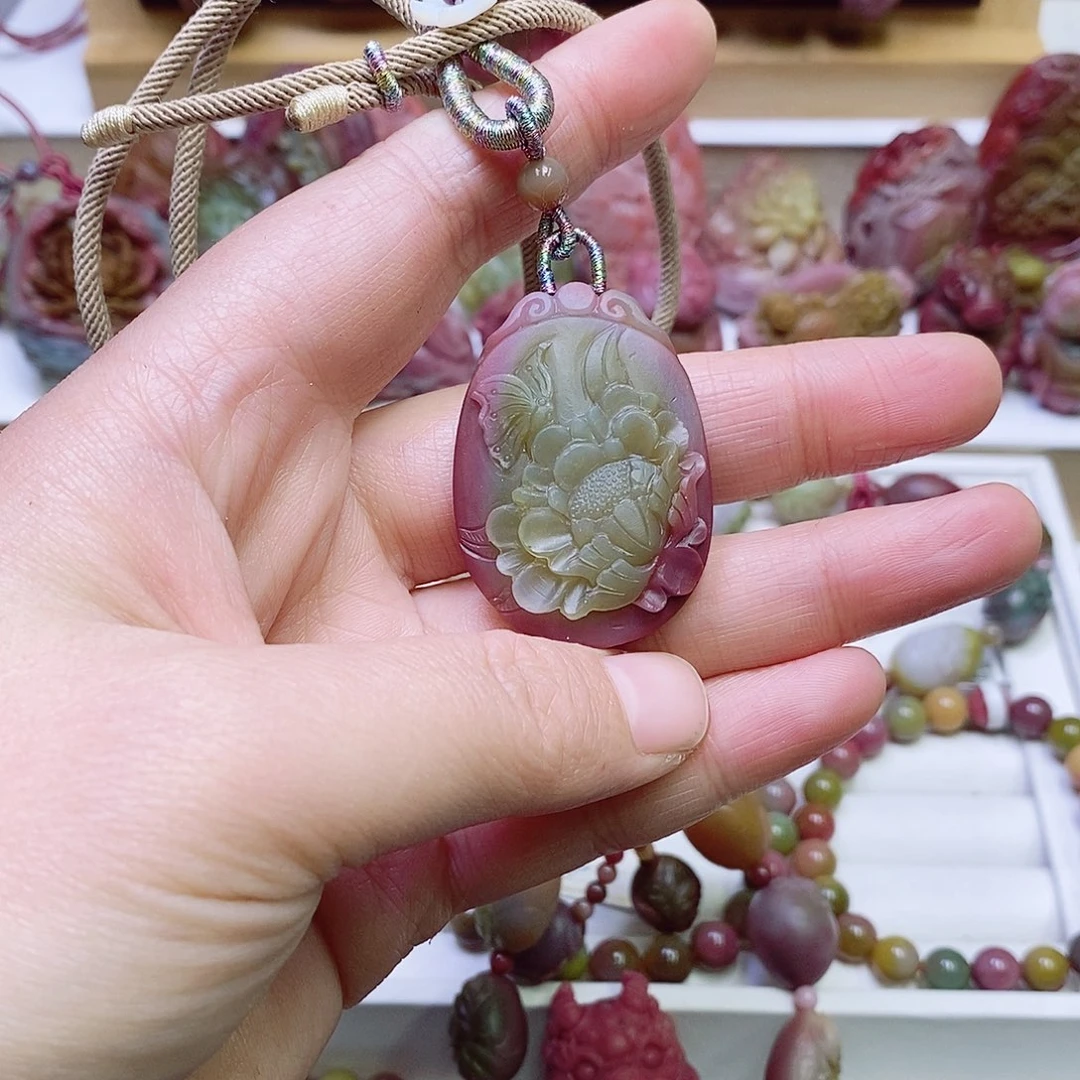 玛瑙/玉髓盐源玛瑙吊坠未镶嵌