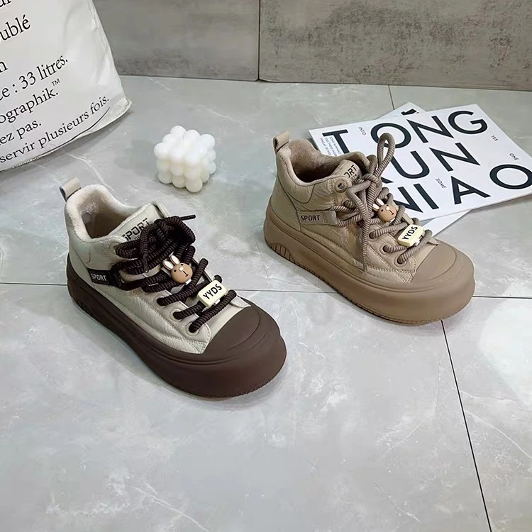 真皮加绒踩屎感丑萌板鞋5891