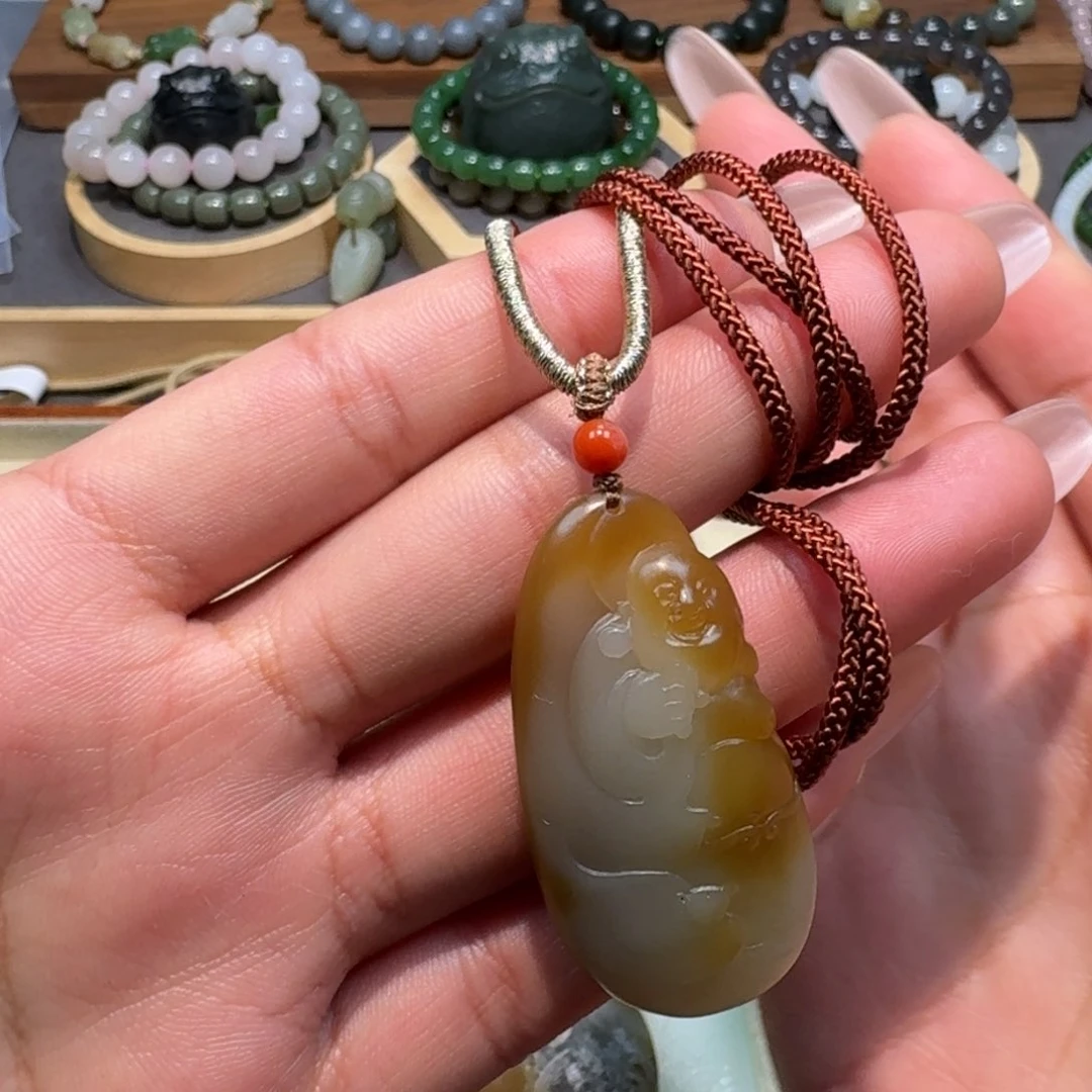 和田玉颈饰未镶嵌