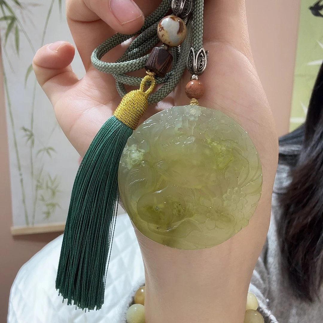 *****蛇纹石玉未镶嵌颈饰