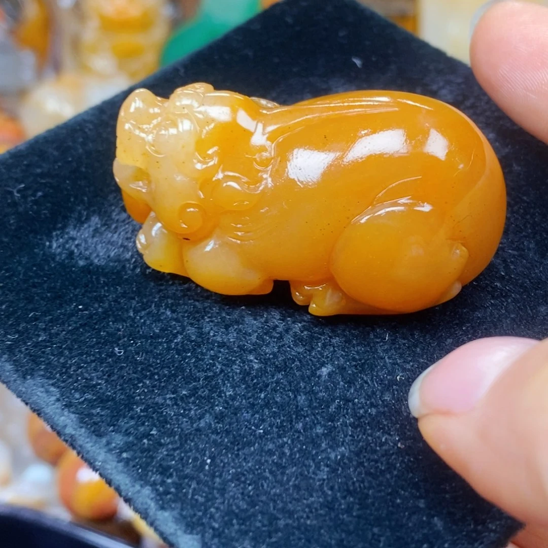 颈饰未镶嵌石英岩玉