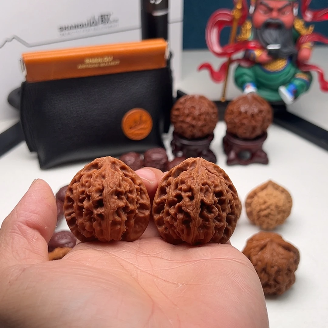 文玩核桃吊坠苹果园