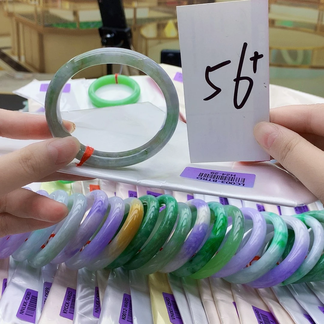 翡翠未镶嵌手镯nnn