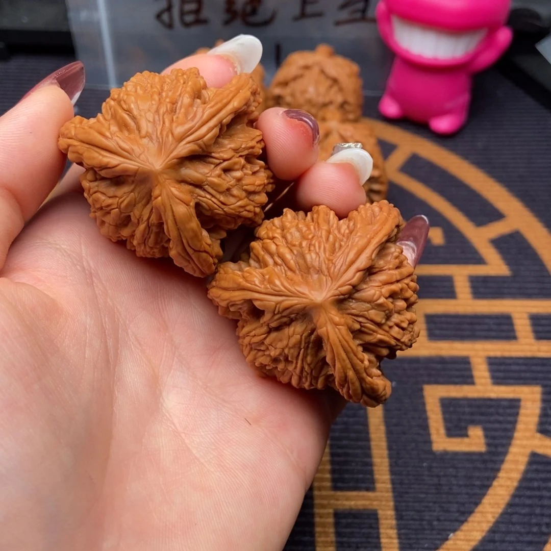 文玩核桃吊坠c**,白狮