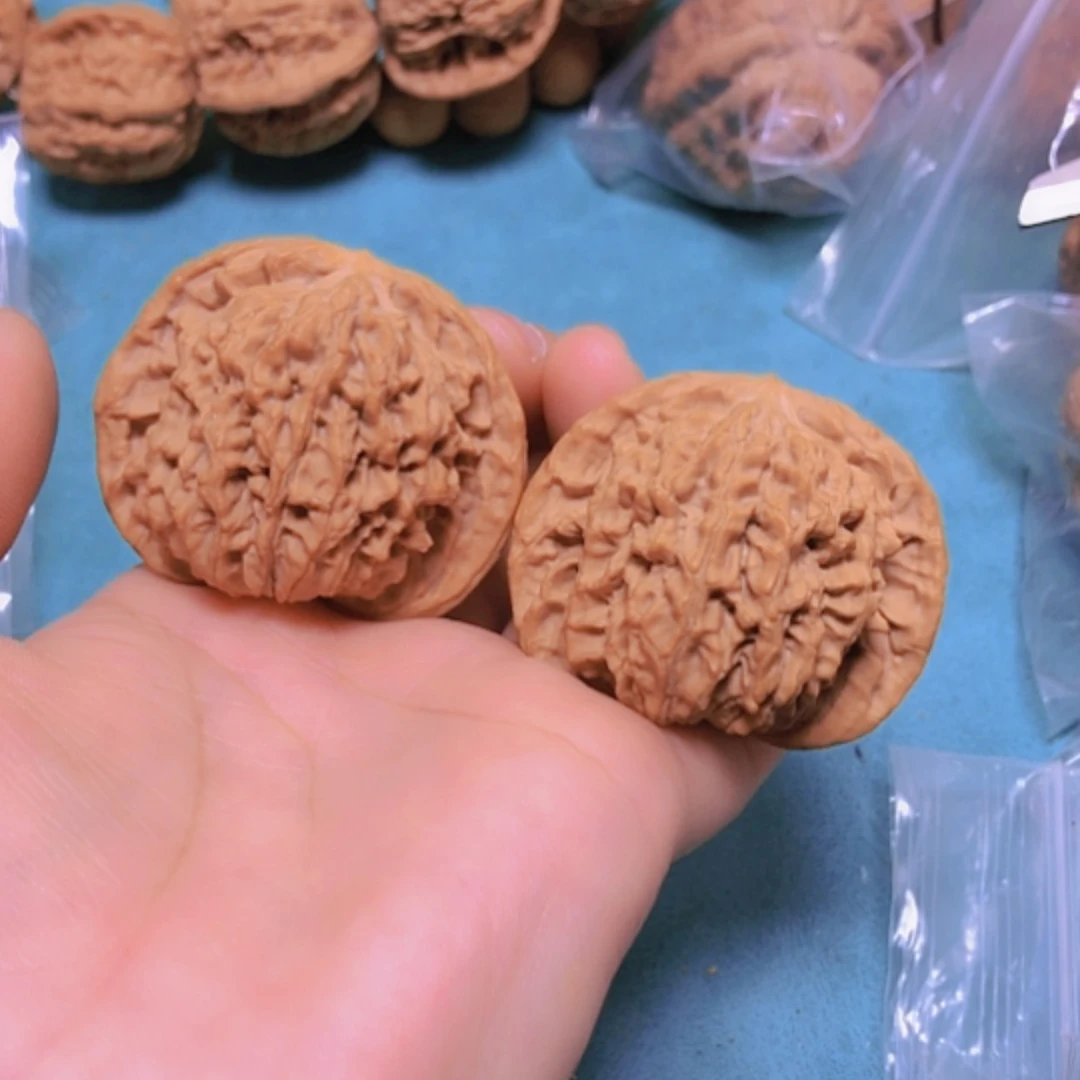 【闪购商品】把件核桃47蟠龙文修尖