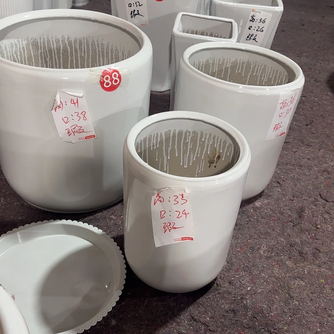 直筒白色一套三个花盆