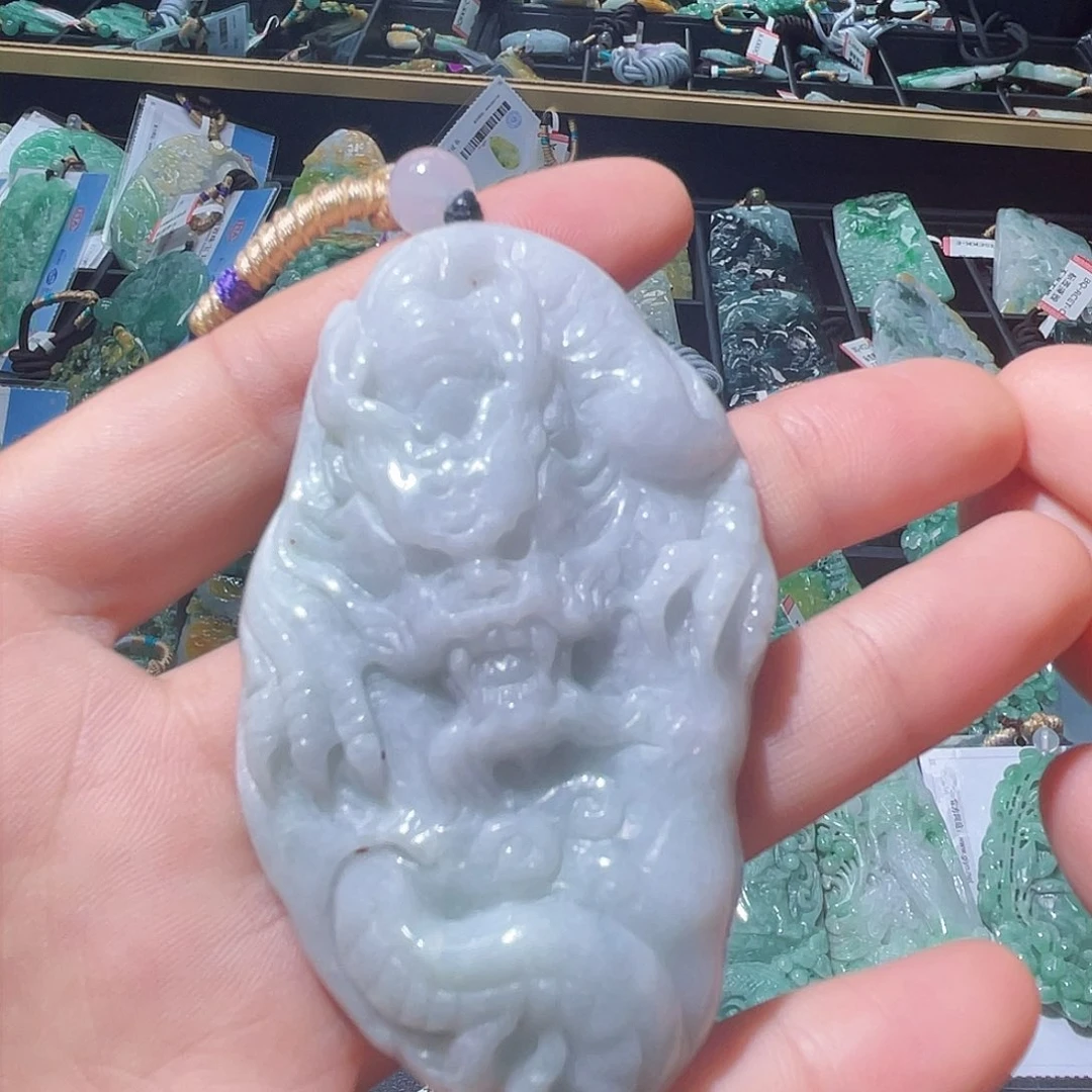 颈饰未镶嵌翡翠一个
