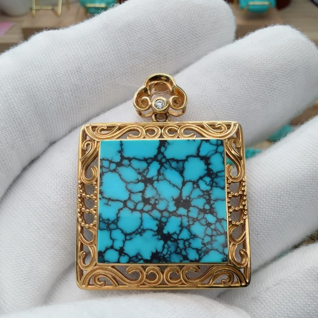 绿松石18K金镶嵌珠宝奇石