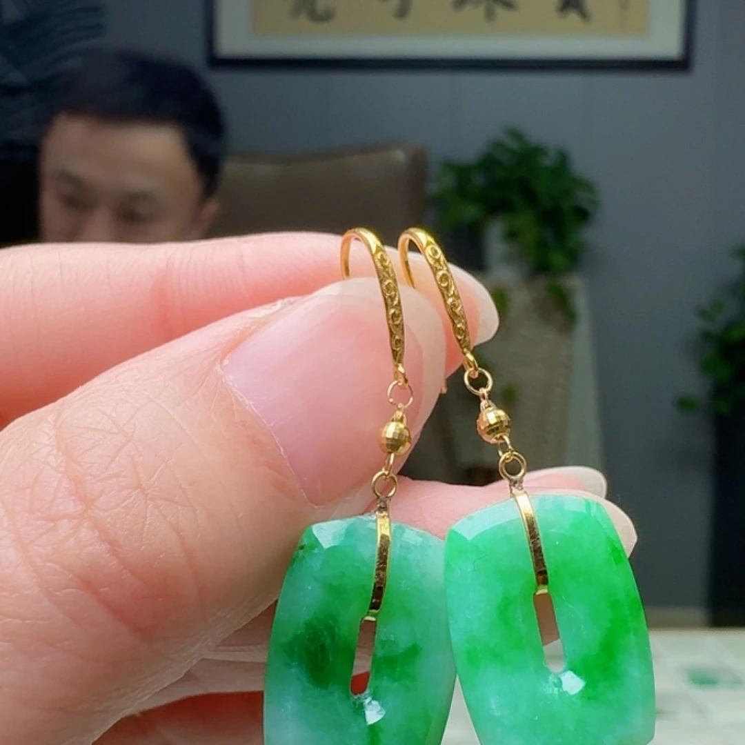 翡翠18K金镶嵌耳饰天然
