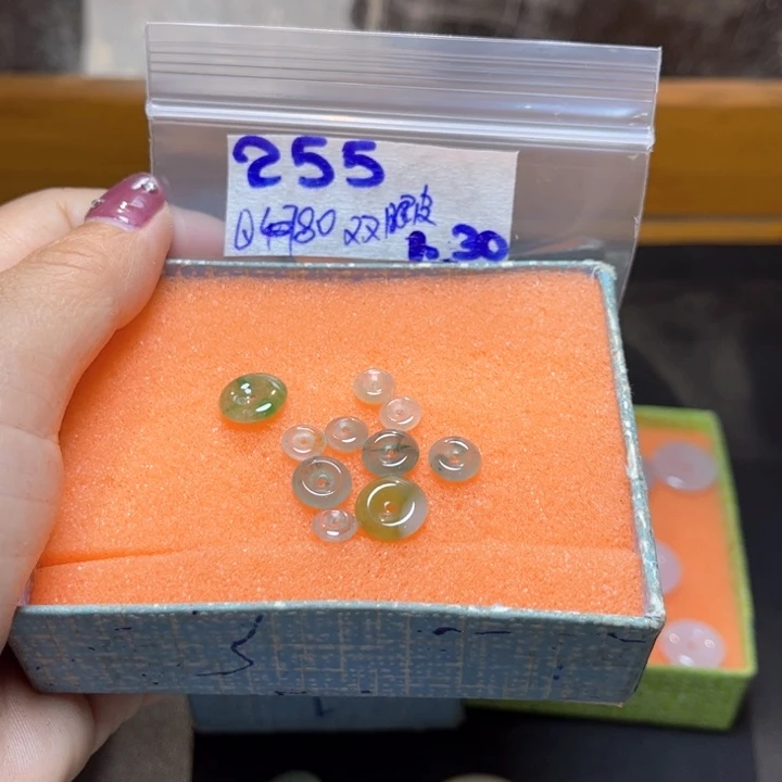 定制翡翠未镶嵌双****窝不