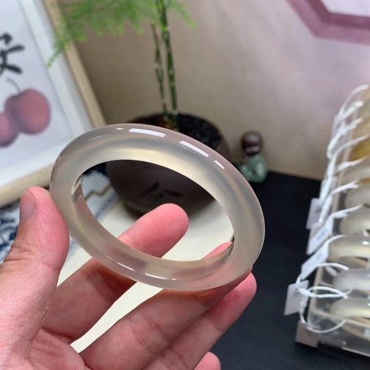 手镯玛瑙/玉髓未镶嵌