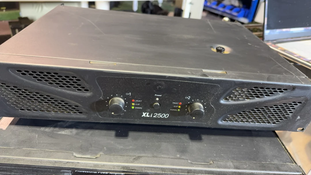 不包邮   XL 功放一台