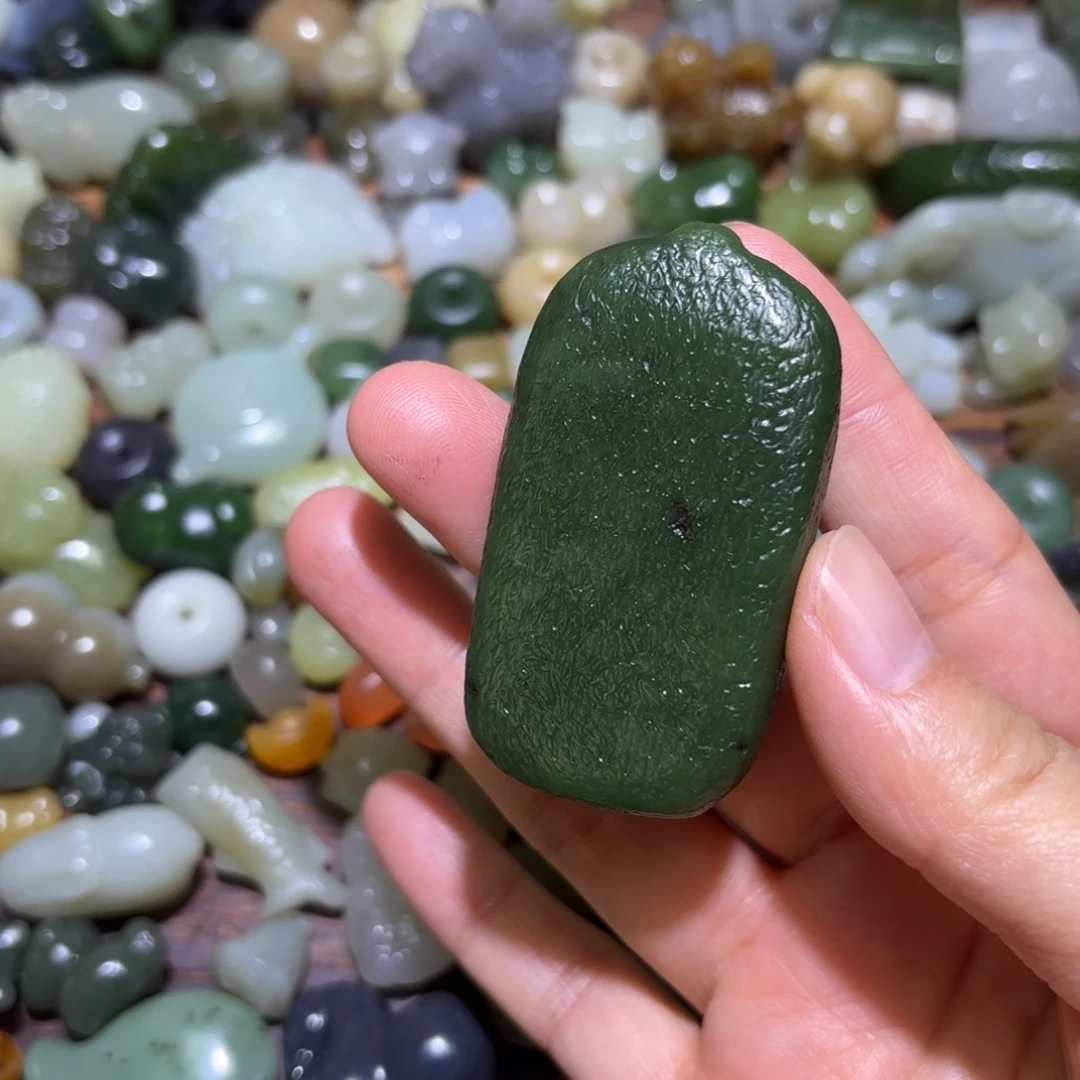 和田玉未镶嵌珠宝半成品