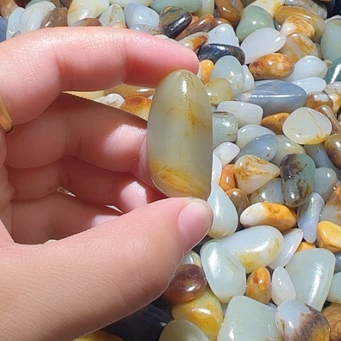 和田玉（糖玉）未镶嵌颈饰17.6克