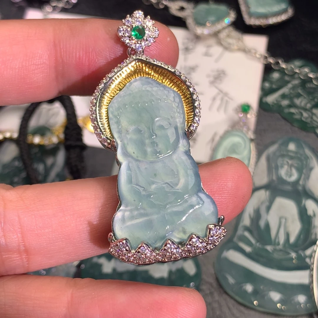 翡翠颈饰未镶嵌宝宝佛