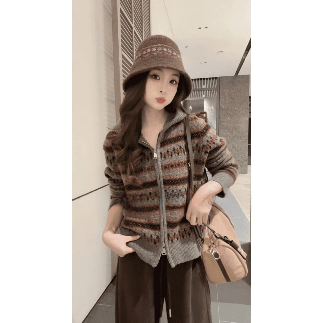 宽松连帽口袋条纹毛衣外套+字母刺绣阔腿加绒卫裤休闲裤BB50532