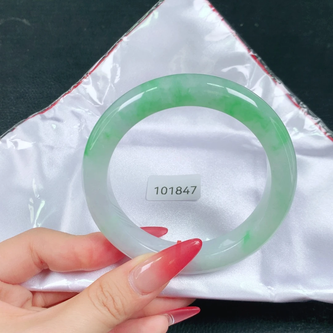 翡翠未镶嵌手镯天然翡翠手镯04