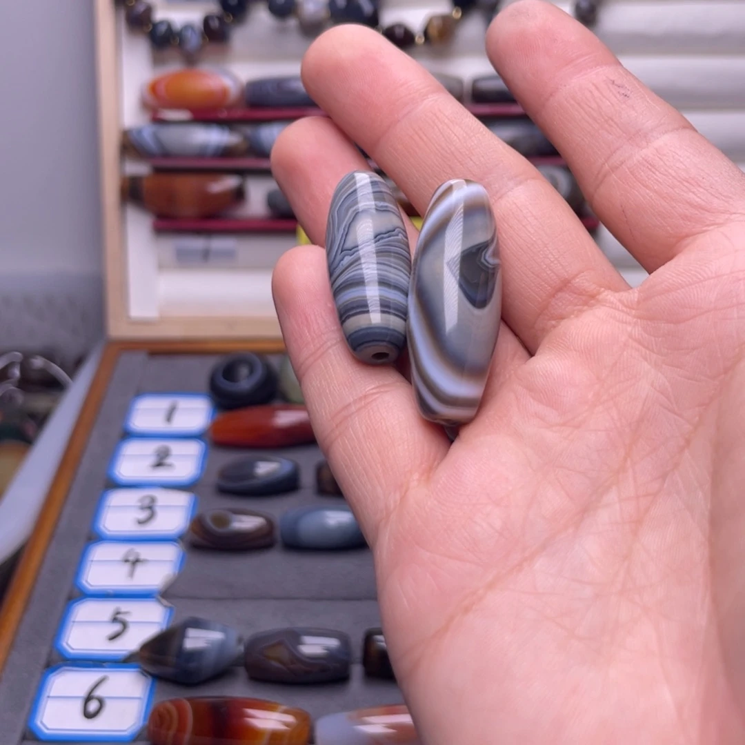 M***轻玛瑙/玉髓合金颈饰