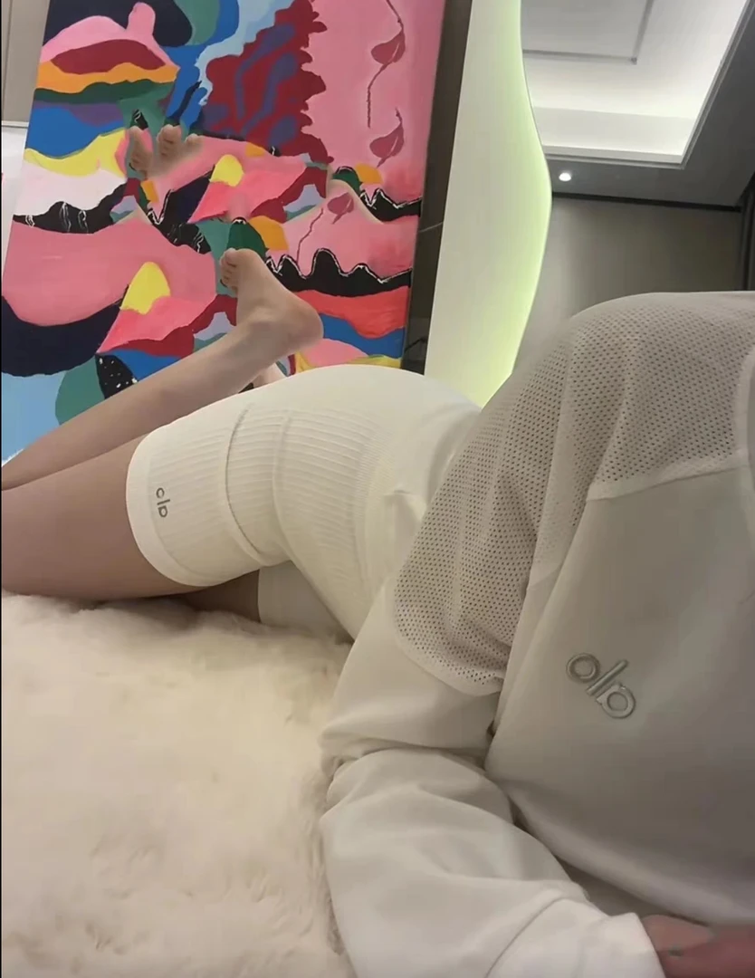 圆领正肩短袖T恤夏季宽松T恤新款套装千金清冷感贵系衣服洋气衣