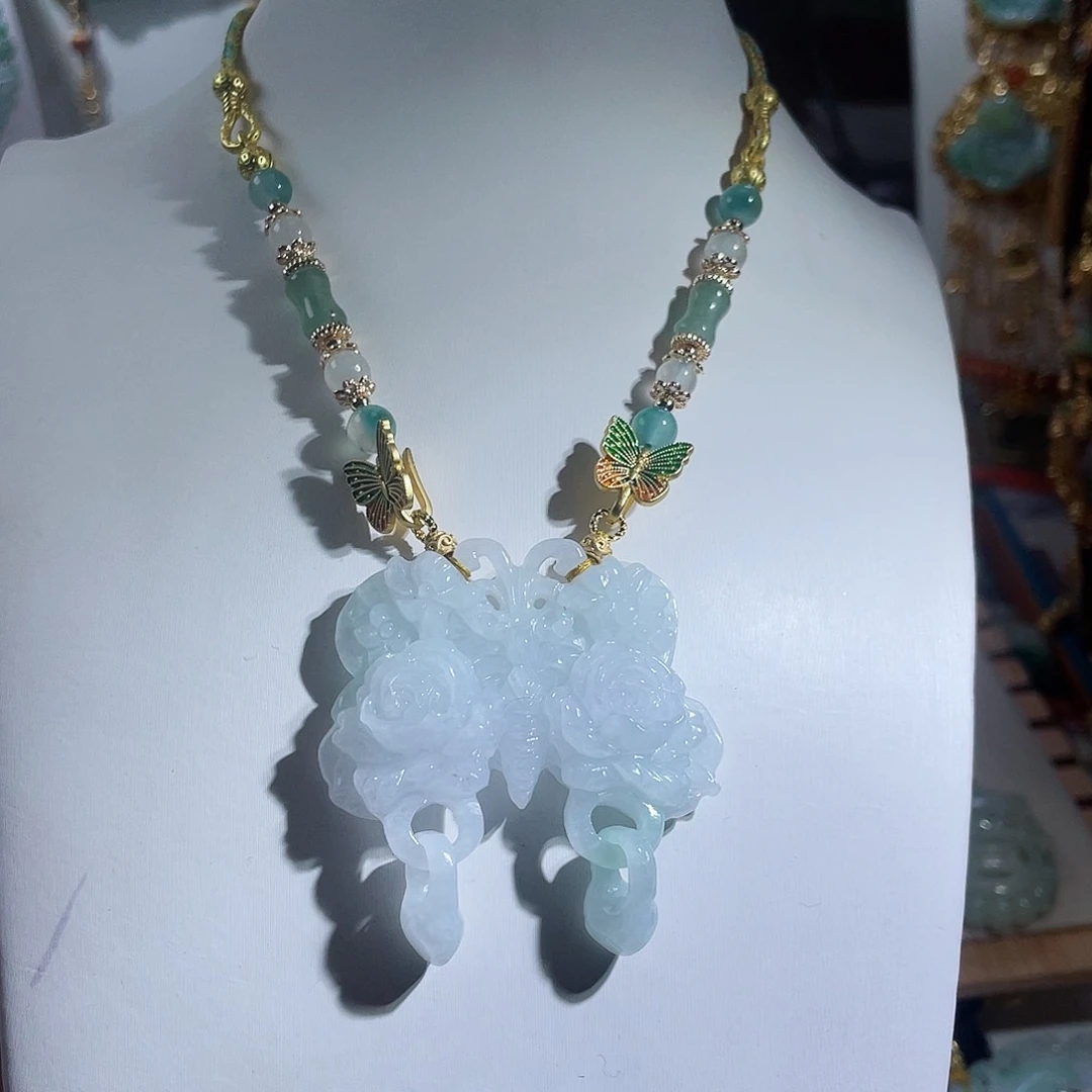 翡翠颈饰未镶嵌吃****）翡翠蝴蝶