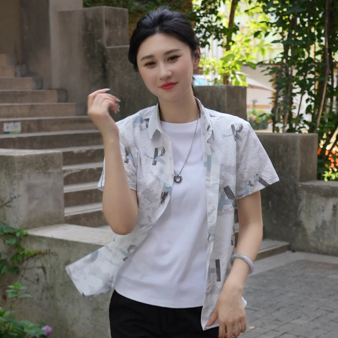 2025夏季男士新款冰丝短袖衬衫休闲薄款时尚衬衣男装潮流半袖衬衫