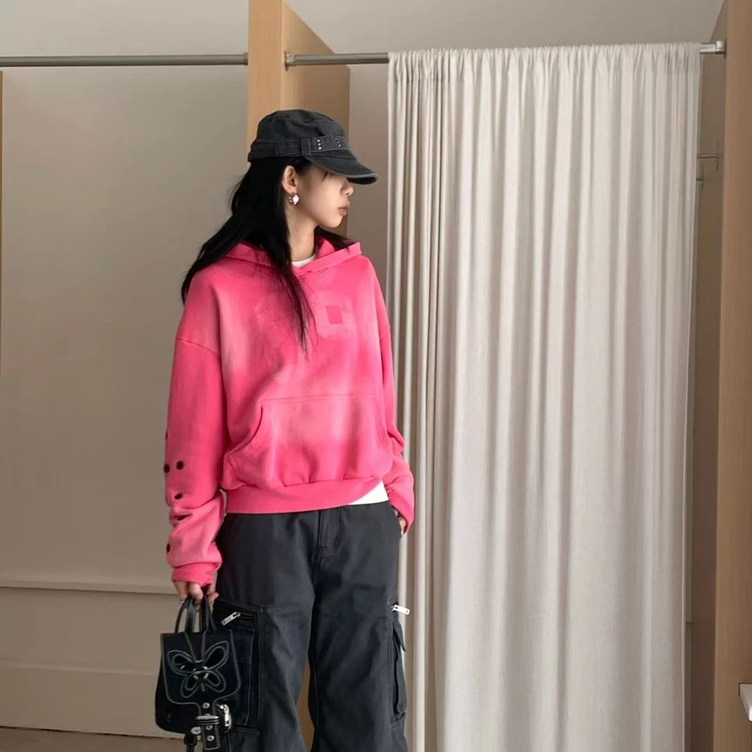 “朋克草莓”虎皮卷美式水洗袖子打孔设计印花连帽卫衣#S25705