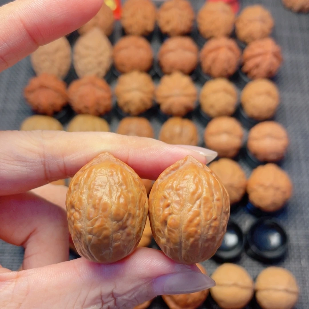 把件文玩核桃小龙珠