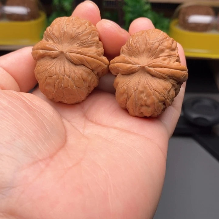 文玩核桃把件顔**志元宝