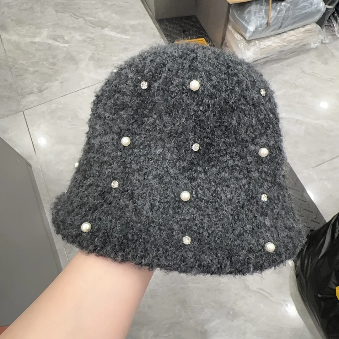 重工珍珠水钻毛绒显瘦减龄水桶帽子女秋冬保暖个性休闲渔夫帽盆帽