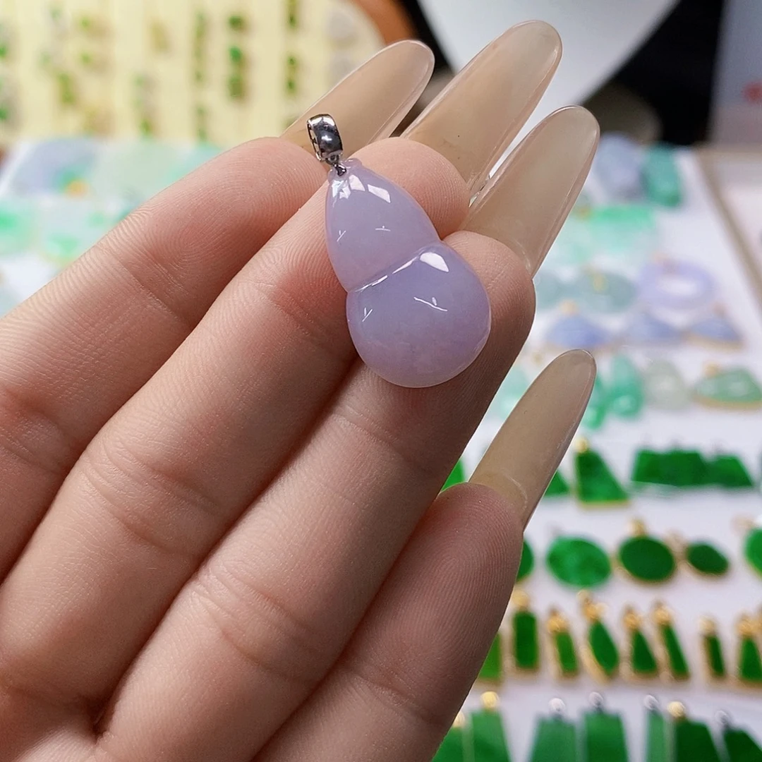 翡翠18K金镶嵌颈饰翡翠
