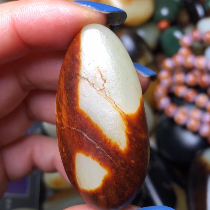 和田玉未镶嵌珠宝奇石