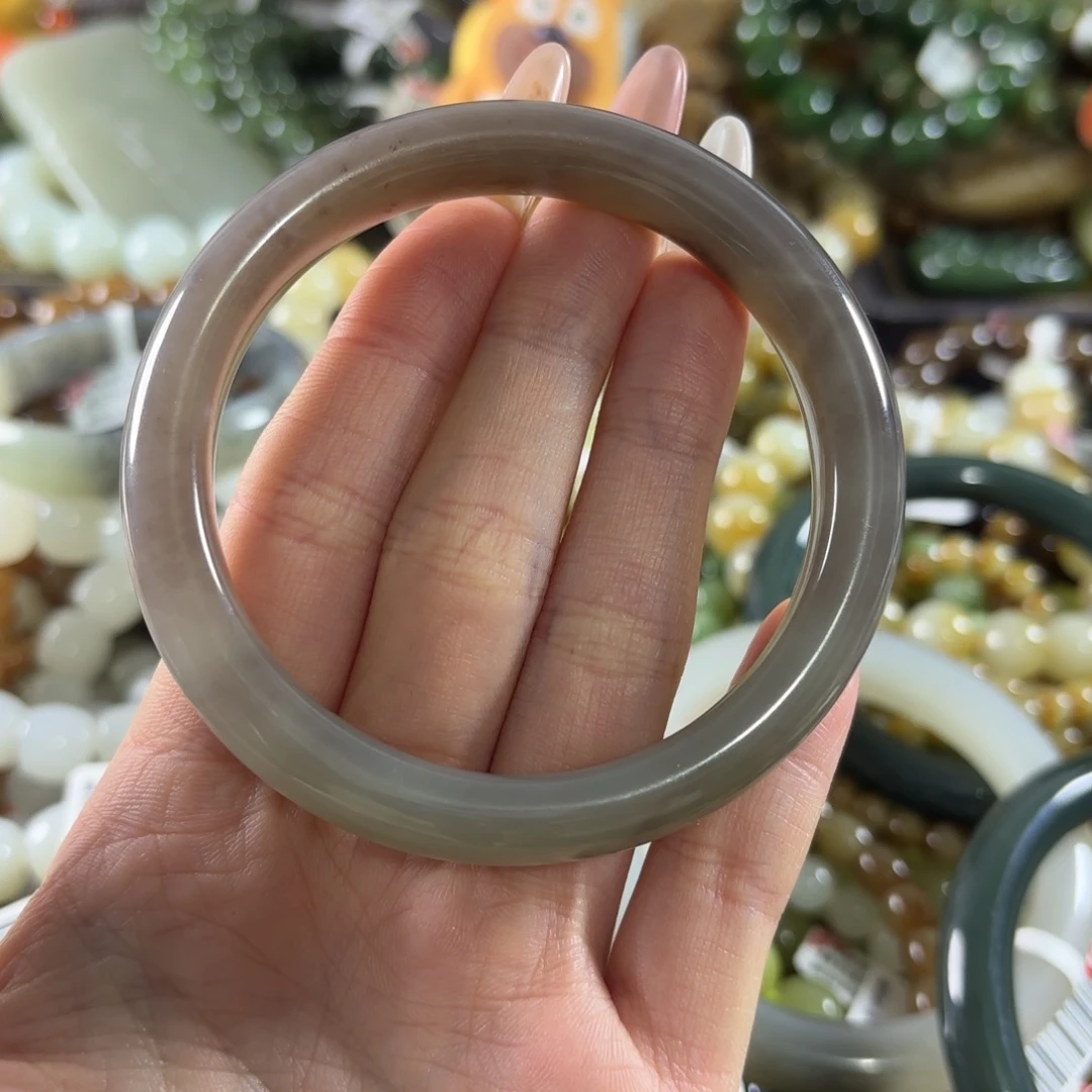 n***u和田玉未镶嵌手链拍三发一。181