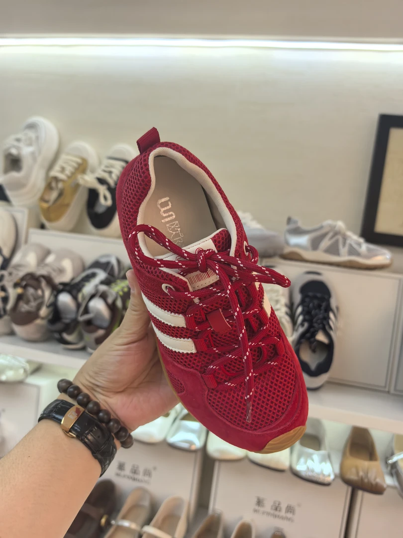 欧陌女鞋2025秋季新款时尚软底舒适百搭休闲复古德训鞋