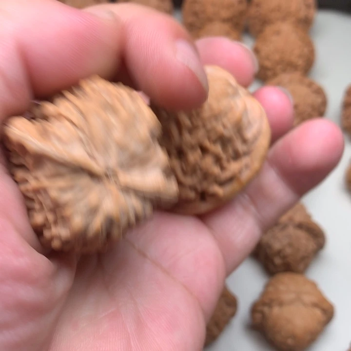 G***x文玩核桃吊坠莲花