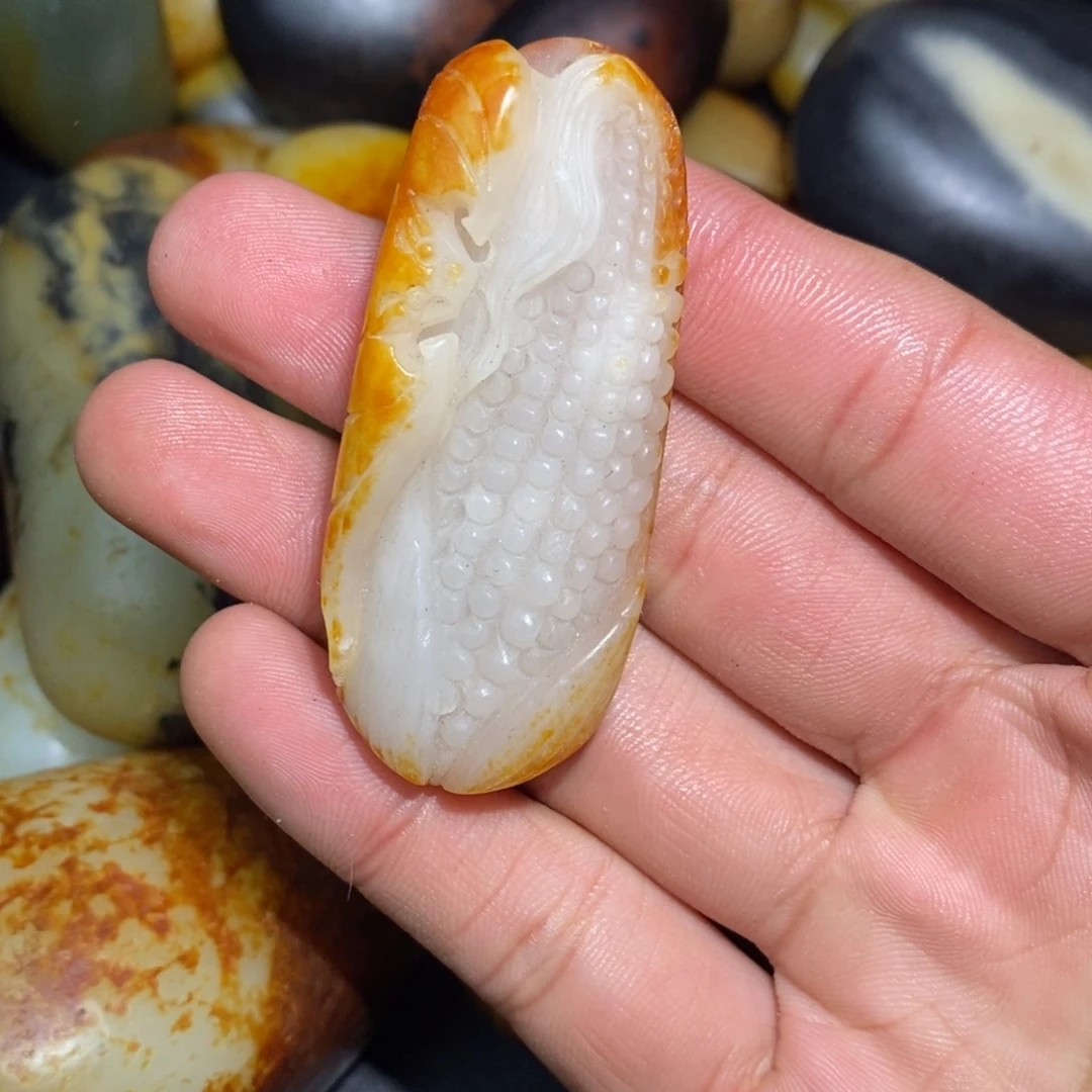 和田玉未镶嵌珠宝奇石