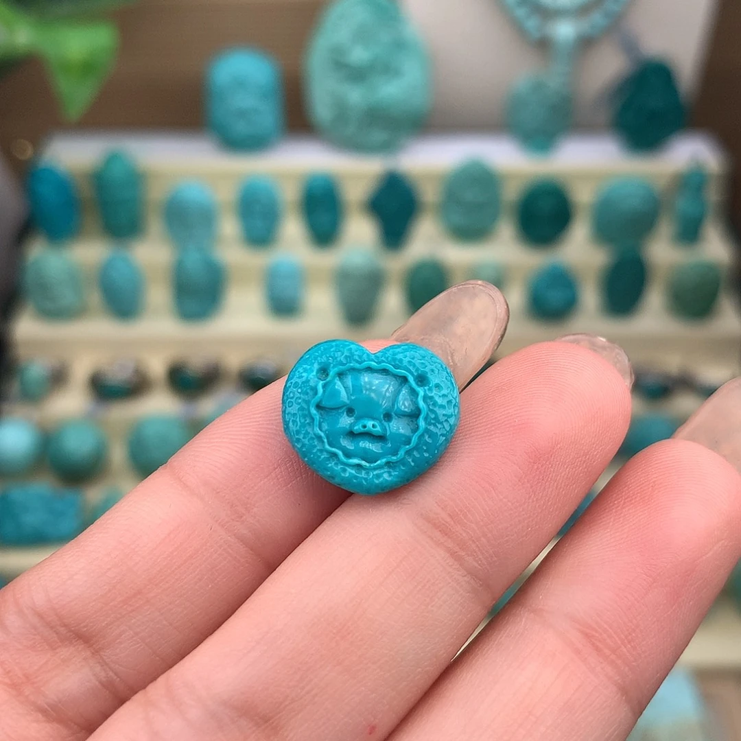 绿松石未镶嵌珠宝奇石