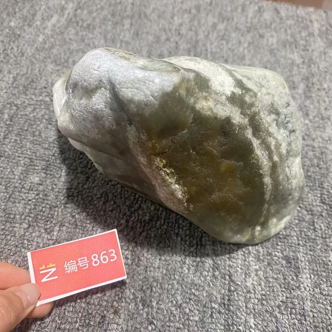 新疆玉料原石发一件编号863