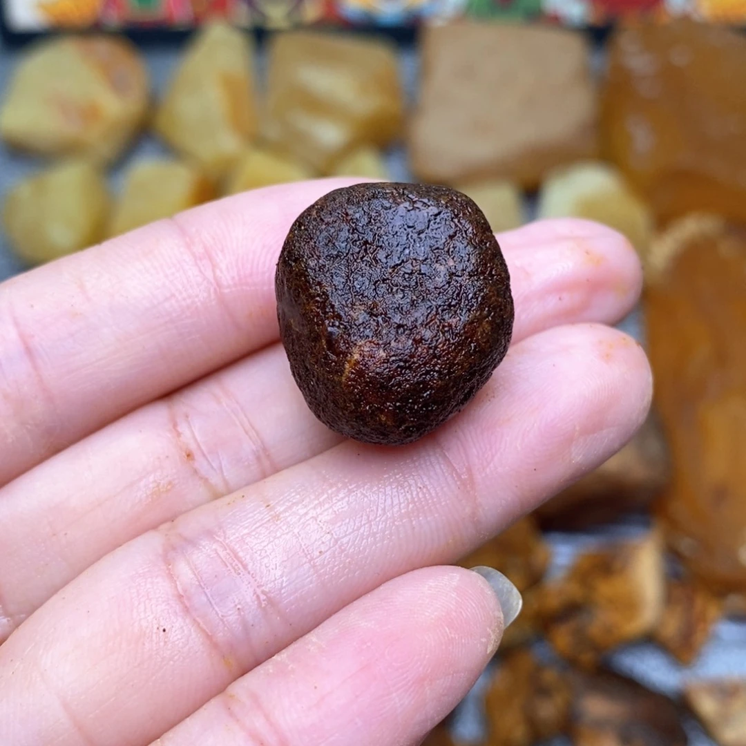 【闪购商品】定制琥珀随***?天然蜜蜡乌料