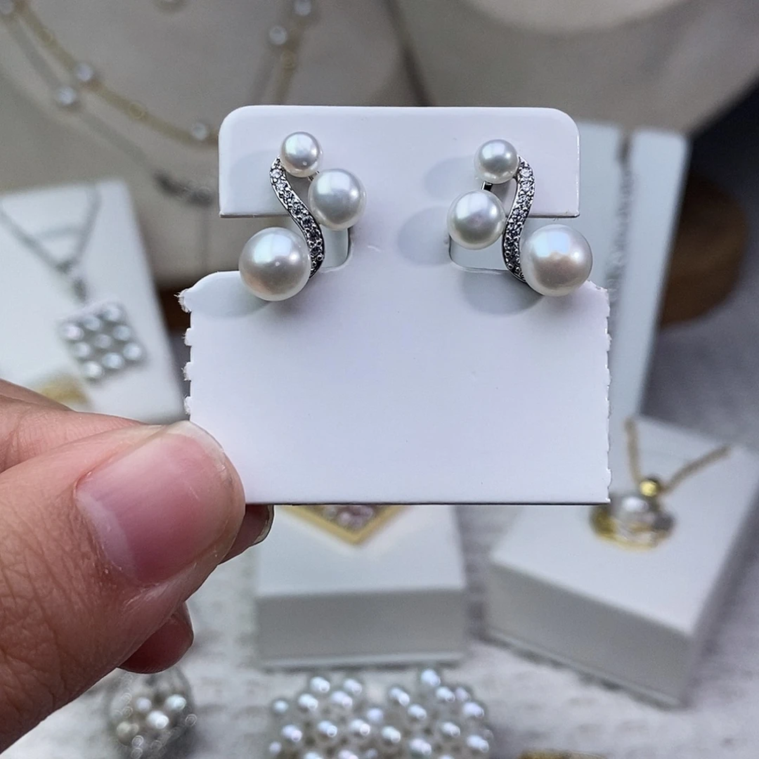 淡水珍珠银S925镶嵌耳饰