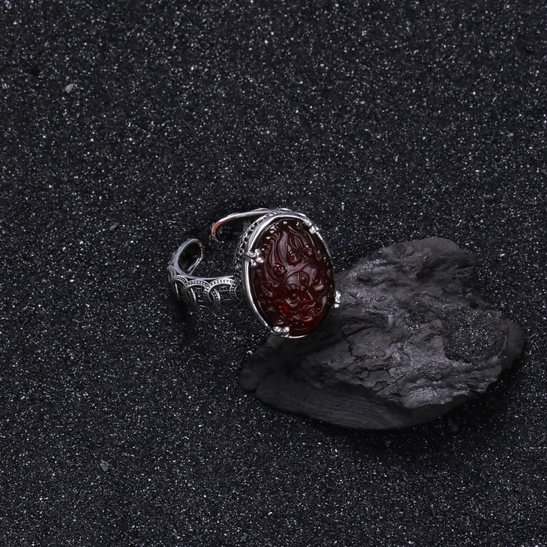 925银戒指 <秋梦>J13048 红色雕刻大黑蛋形戒指