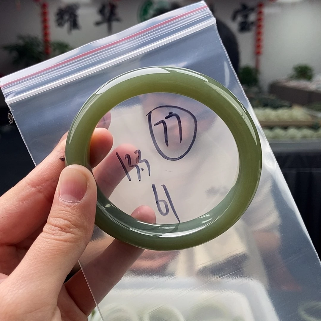和田玉颜色多样性发拍一发一未镶嵌
