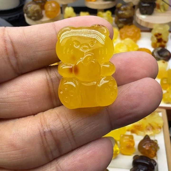 琥珀未镶嵌颈饰苹果小熊