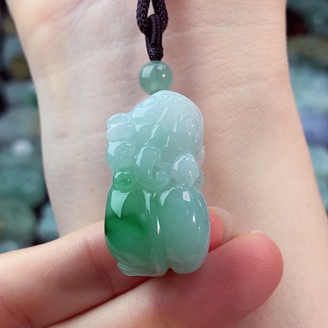 颈饰未镶嵌翡翠天然