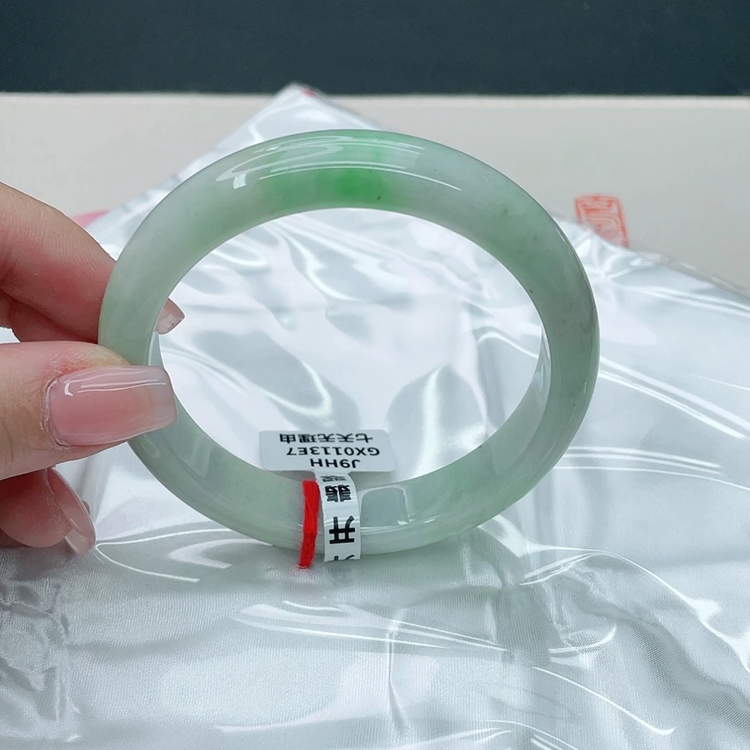 翡翠手镯未镶嵌正61