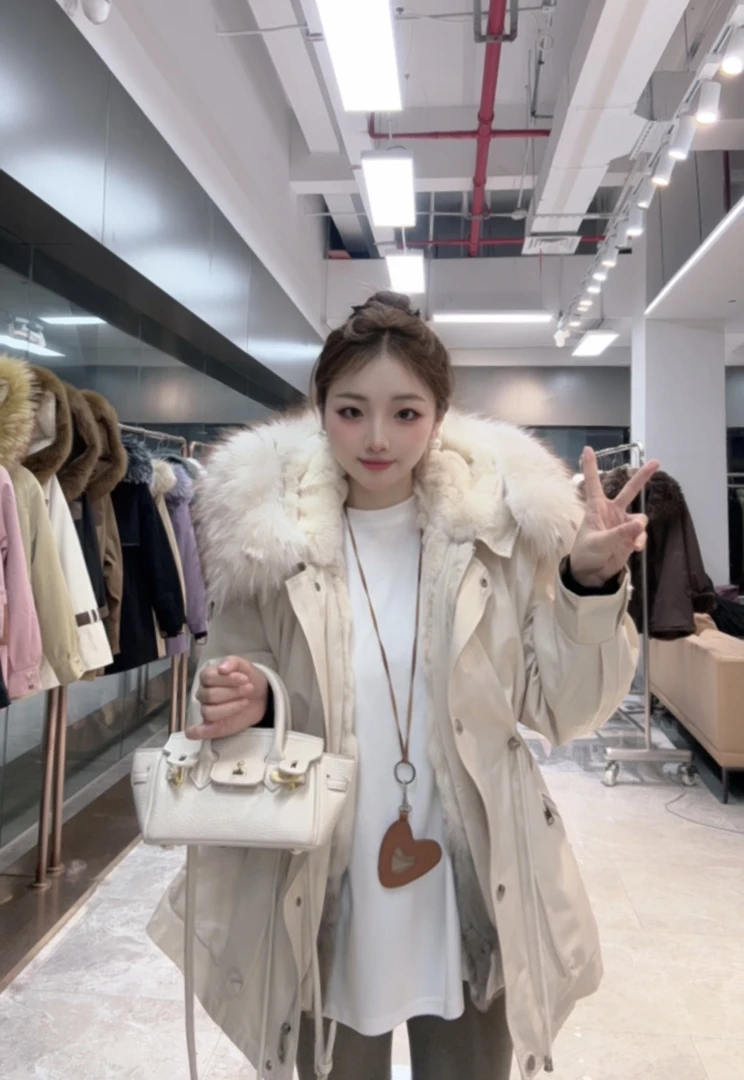 【甘都】玉琴獭兔段染新款爆款貉子毛领收腰显瘦女款时尚派克服