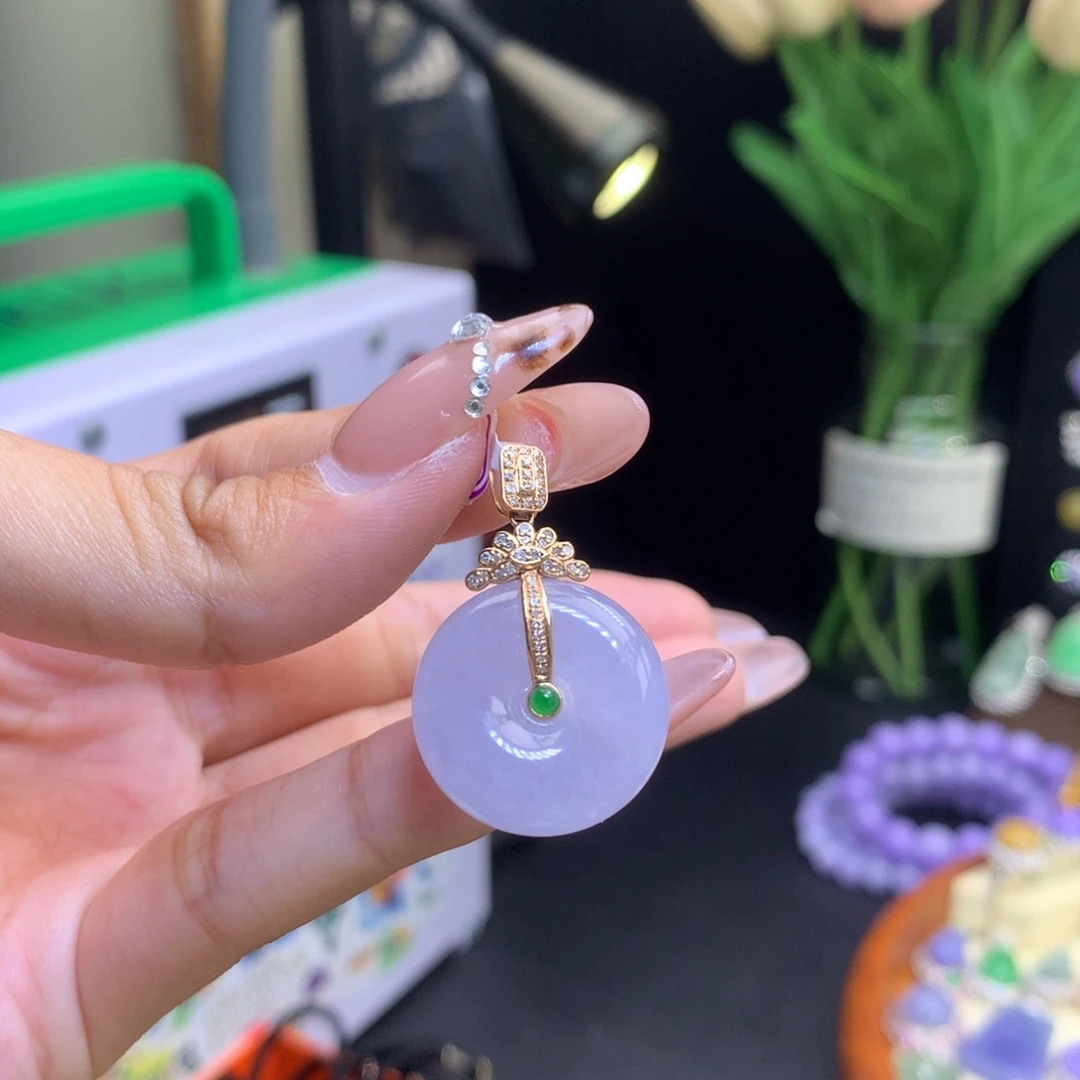 翡翠18K金镶嵌颈饰