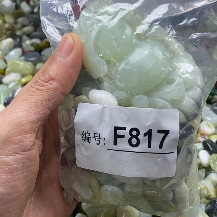 蛇纹石玉鱼缸石未镶嵌