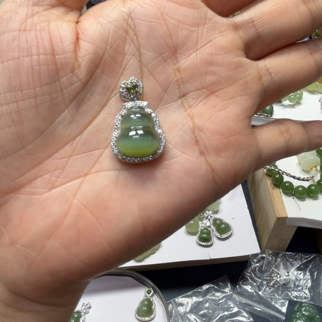 用***4和田玉银S925镶嵌手链